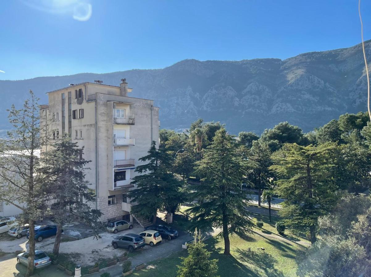 Downtown Apartment Kotor Luaran gambar